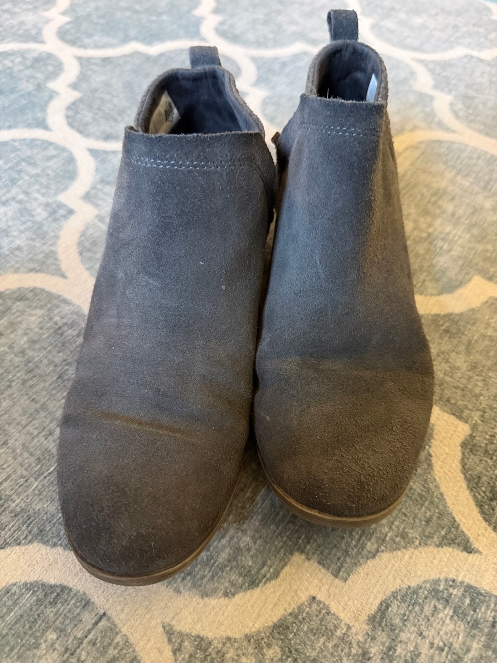 Toms Slip-On Shoe in Dark Gray